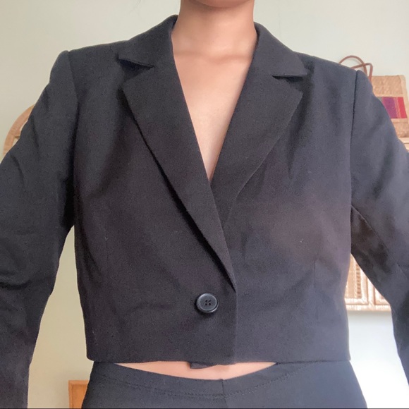 Black cropped blazer - Picture 3 of 4